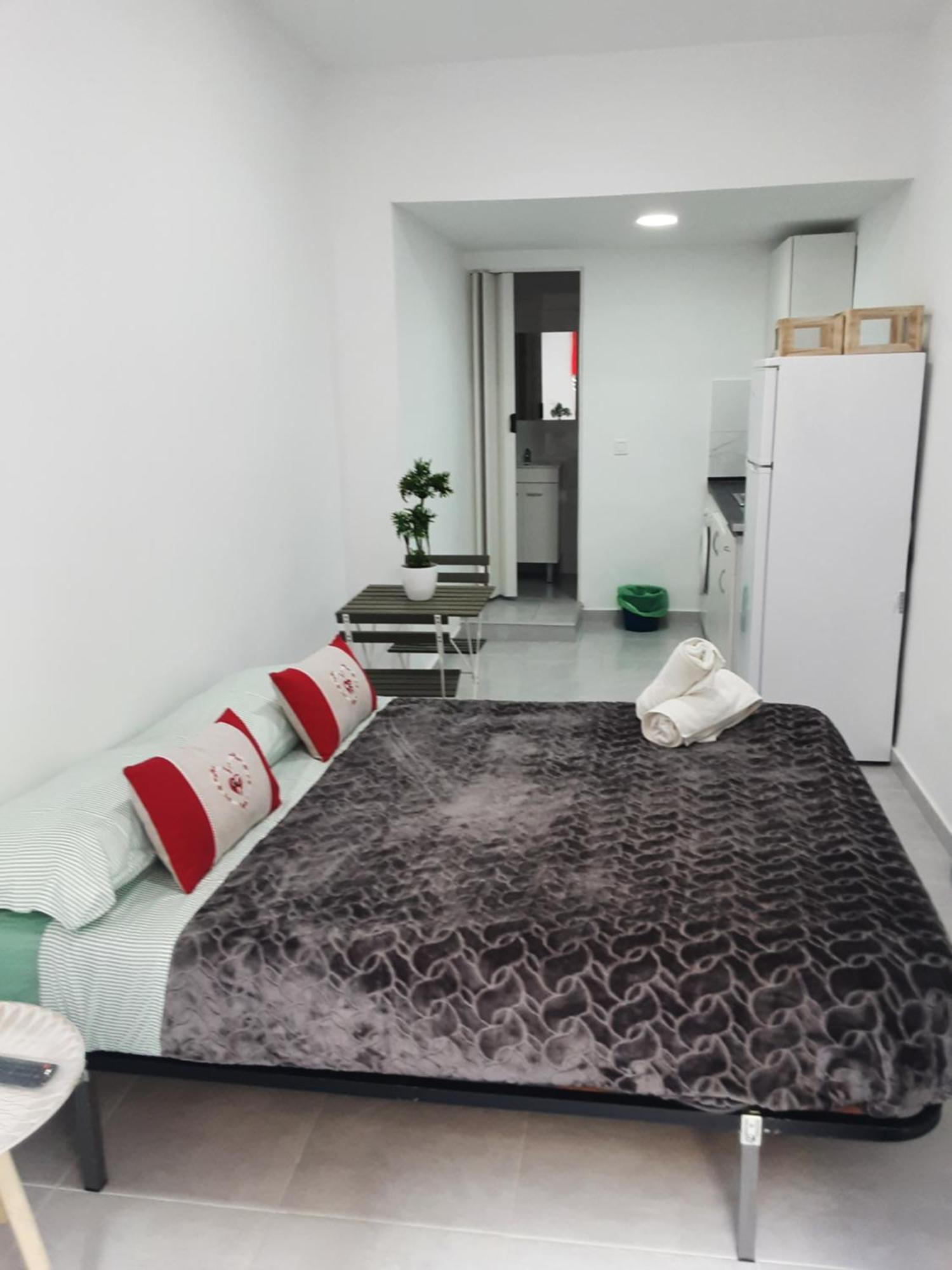 Precioso Apartamento Moderno Cerca Del Carrefour Rosaleda Malaga Exterior photo