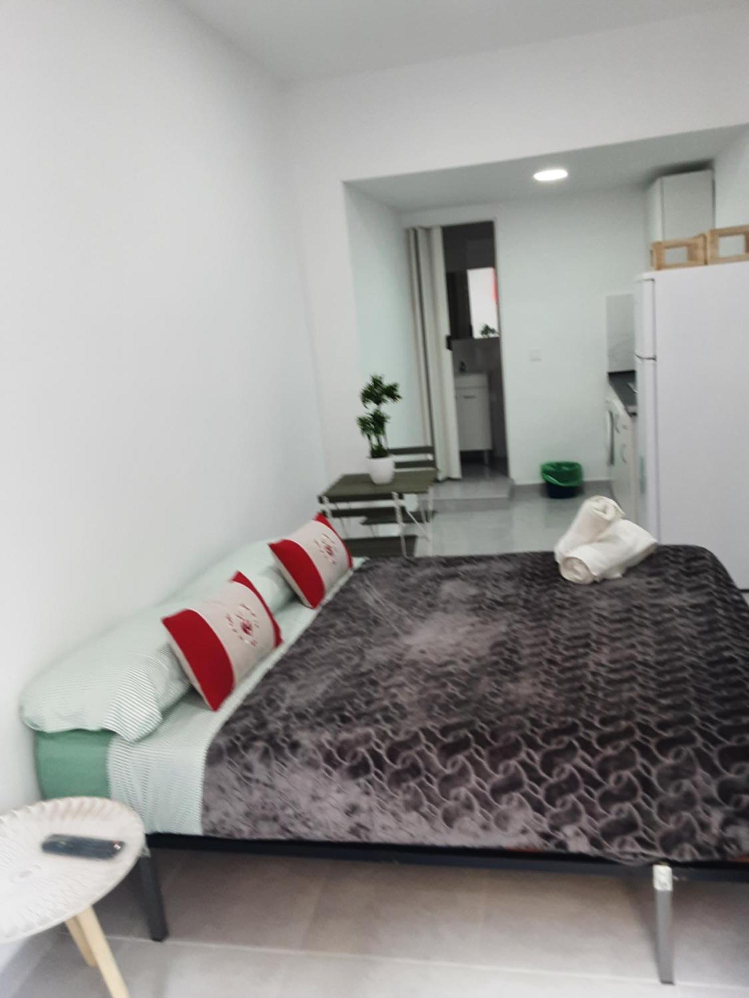 Precioso Apartamento Moderno Cerca Del Carrefour Rosaleda Malaga Exterior photo